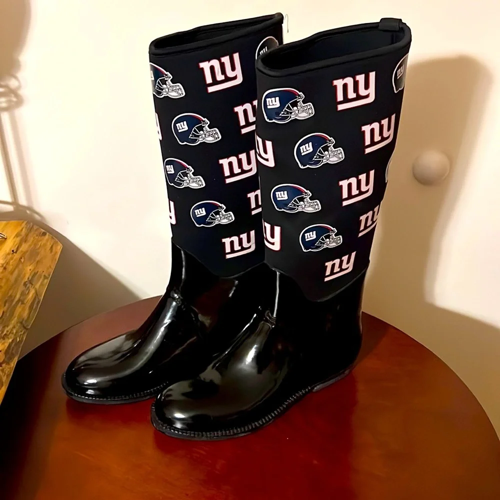 NFL. NEW YORK GIANTS RUBBER BOOTS. SIZE 8